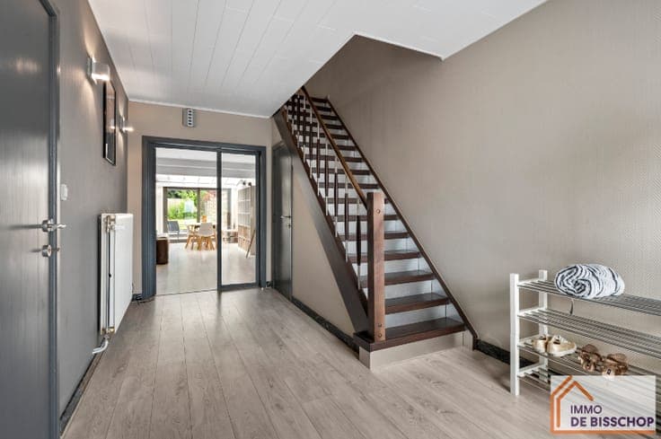 Instapklare woning met 3 slaapkamers, tuin en garage