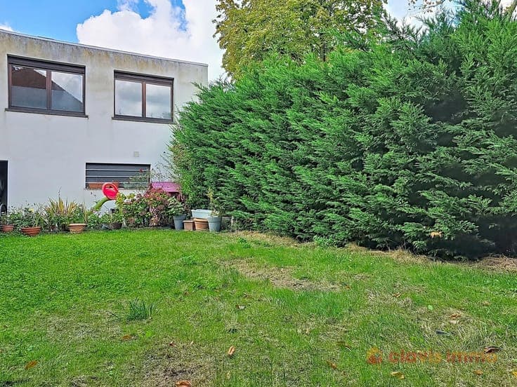 Pleasant house with garden