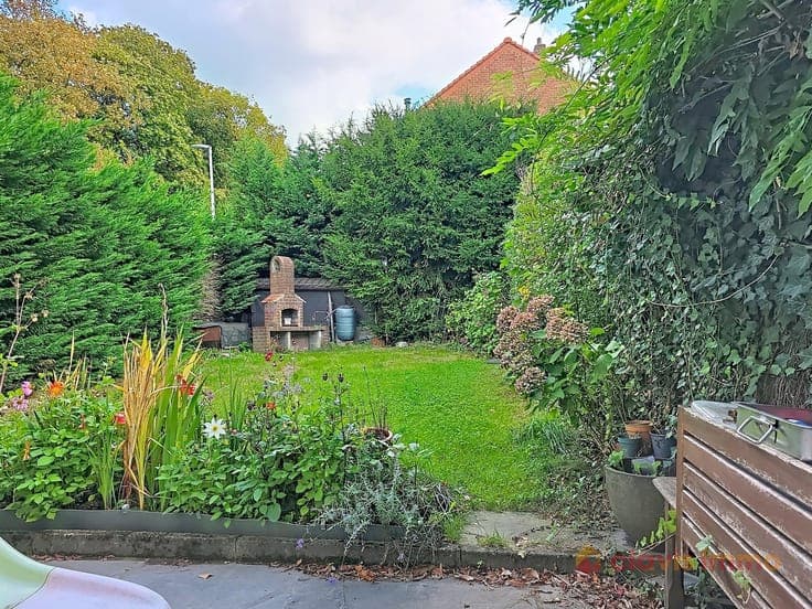 Pleasant house with garden