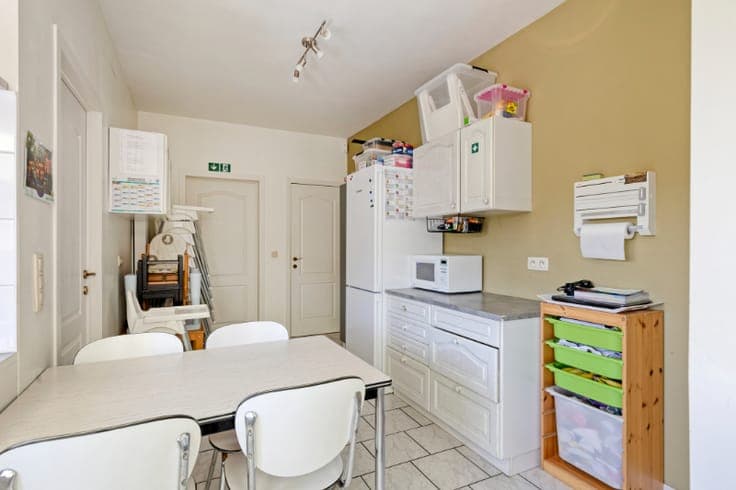 Instapklare woning met 4 slpkrs en tuin
