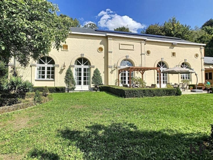 Exceptional property in Morlanwelz, 500 m² of living space.