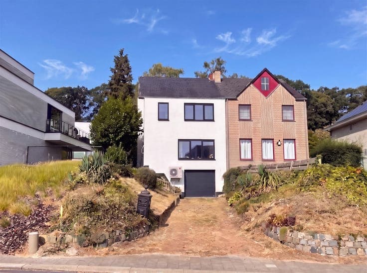 Energy-efficiently renovated (B!) home on a 9 a 29 ca plot!