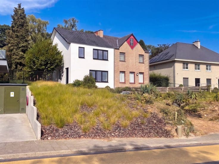 Energy-efficiently renovated (B!) home on a 9 a 29 ca plot!