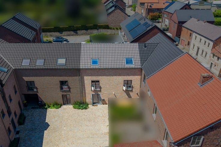 Spacious family home with office space – EPC A – 2 parking s