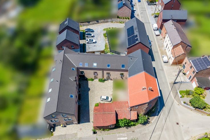 Spacious family home with office space – EPC A – 2 parking s