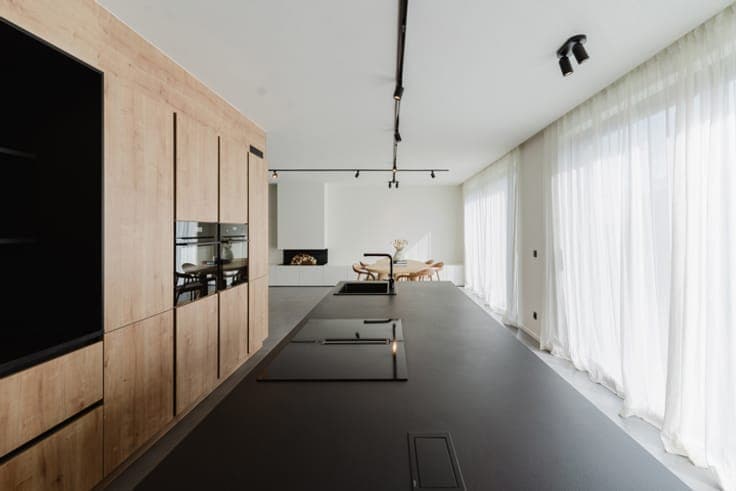 Modernistische woning met 4 slaapkamers en tuin te Drongen