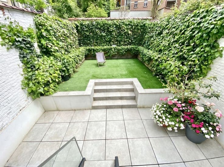 Exceptional triplex with garden