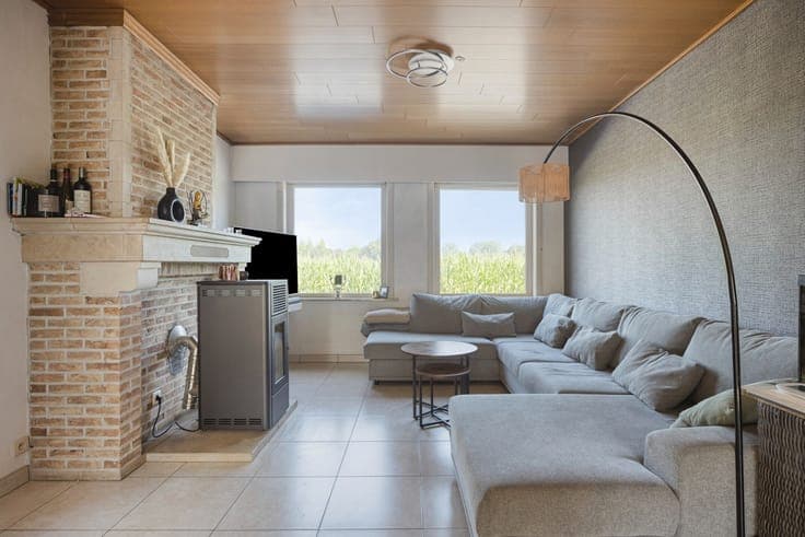 Alleenstaande woning met 4 slaapkamers op 491 m² met gara...