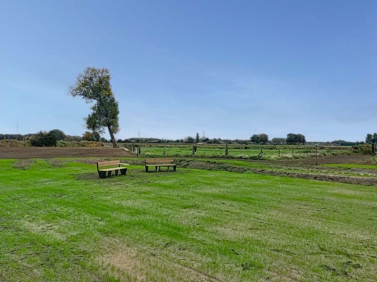 Open bebouwing met 4 slpk en zicht op weilanden