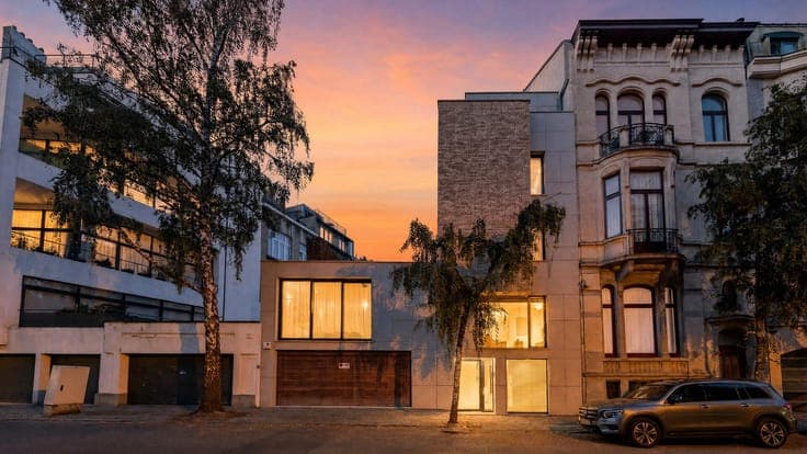 New Contemporary House – Brugmann District