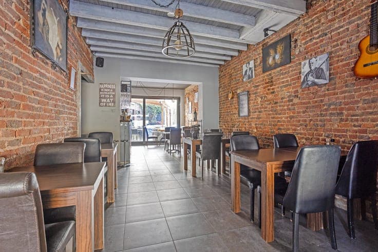 Commercial property with hospitality business and apartment