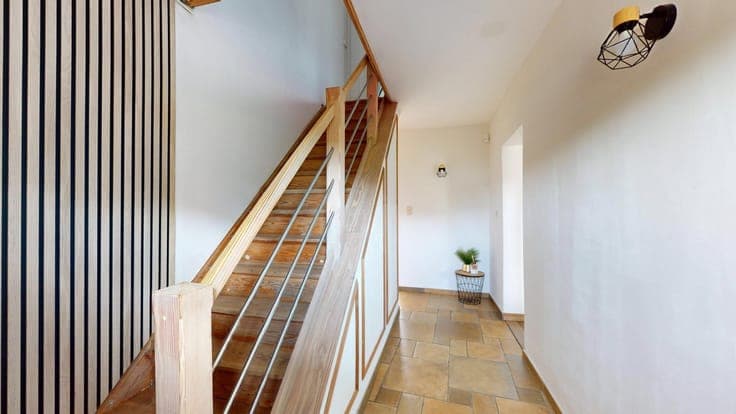 Magnifique maison trois chambres, passage latéral (servitude