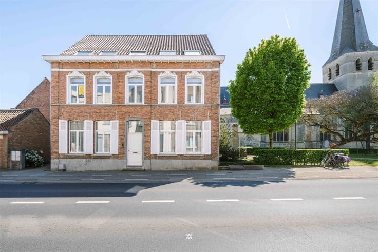 Authentiek koetshuis in het centrum van Vrasene
