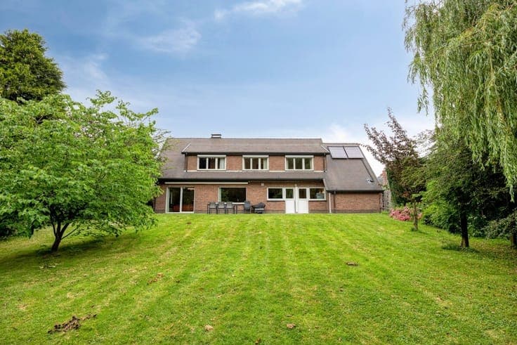 Villa met 4 slaapkamers en unieke tuin