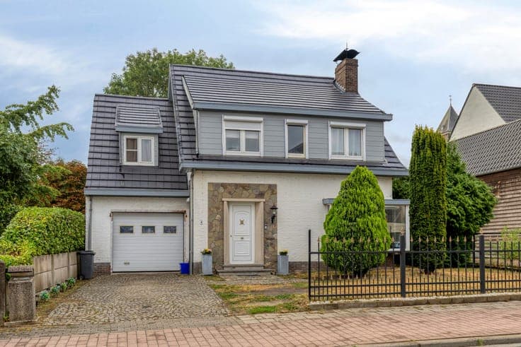 House in Nijlen Bevel