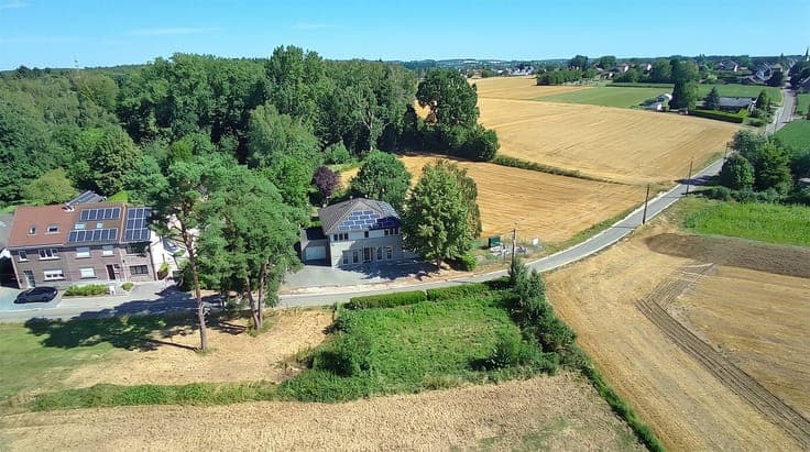 Villa with Panoramic Views at the Entrance to the Forest