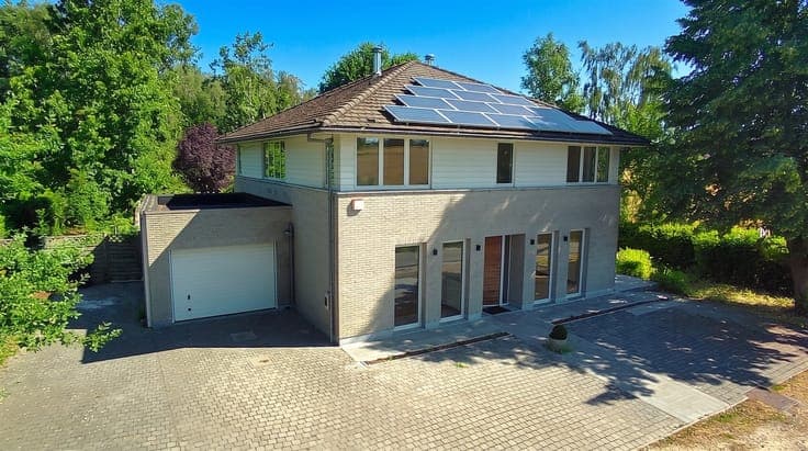 Villa with Panoramic Views at the Entrance to the Forest