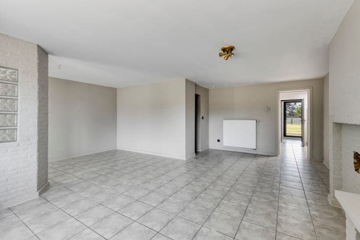 House with 3 bedrooms, garden and garage!
