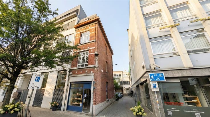 Trading house with 6 student rooms - VERGUND
