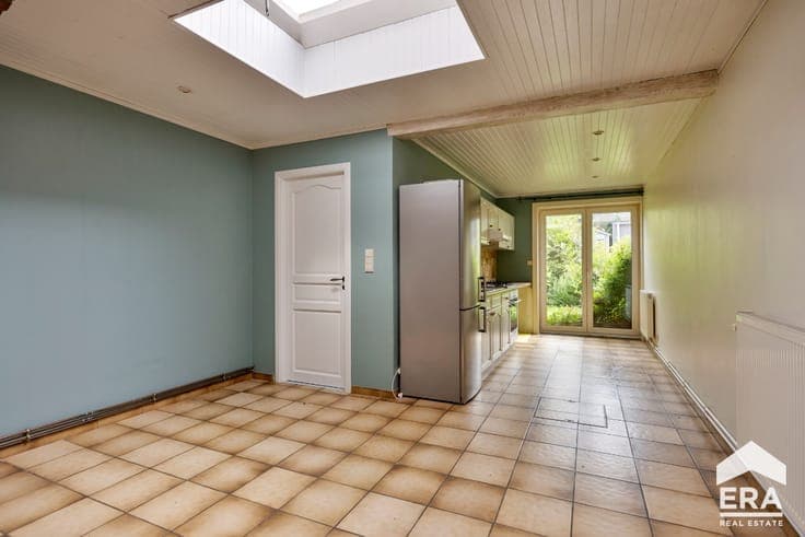SPACIOUS 4-BEDROOM HOUSE WITH SOUTH-FACING GARDEN