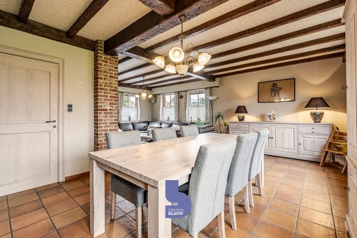 Karaktervolle woning met grote tuin op ruim perceel met g...