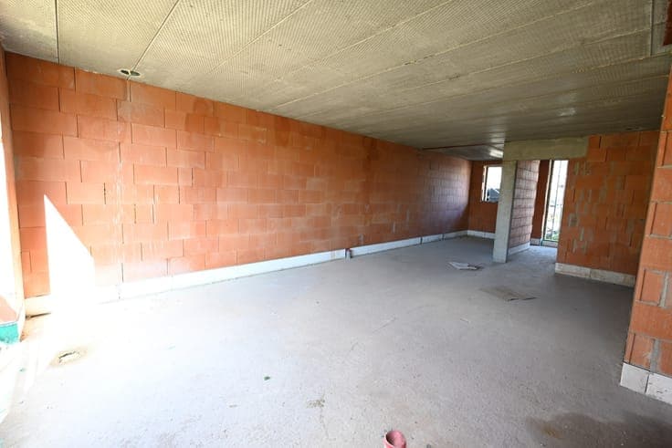 VERRASSEND RUIME gezinswoning mét GARAGE én ZONNIGE TUIN!