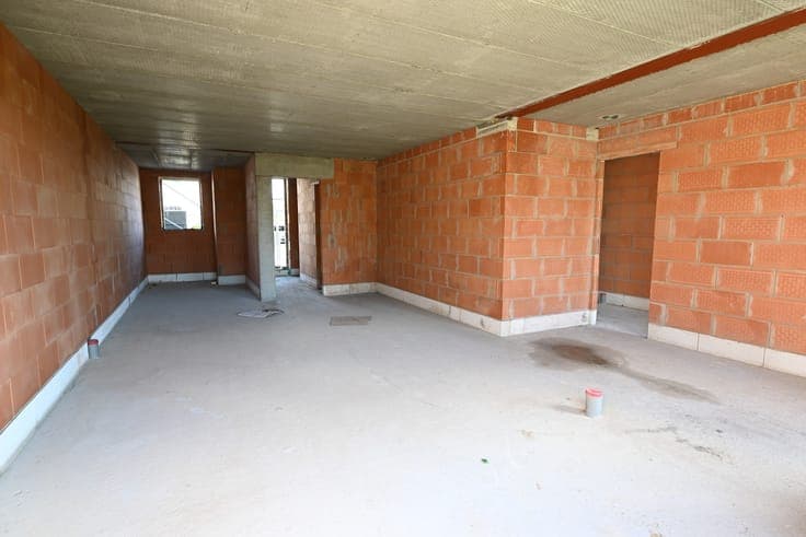 VERRASSEND RUIME gezinswoning mét GARAGE én ZONNIGE TUIN!