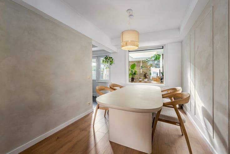 Gezellige en instapklare woning met zonnige tuin en garag...