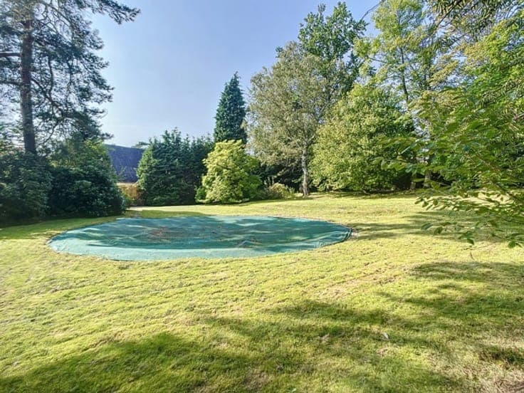 Classic villa set on approximately 28 ares