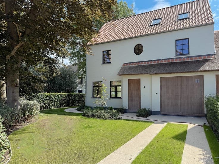 Instapklare nieuwbouwvilla met 5 slaapkamers en zuidgeric...