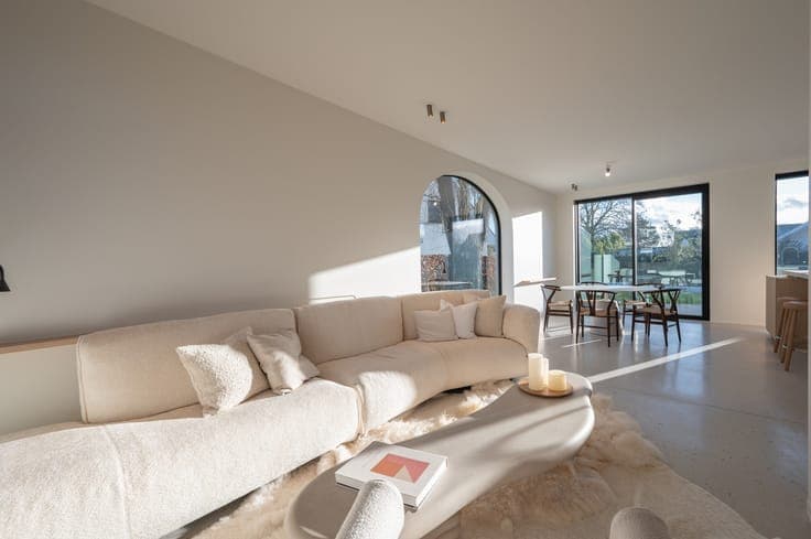 Instapklare nieuwbouwvilla met 5 slaapkamers en zuidgeric...