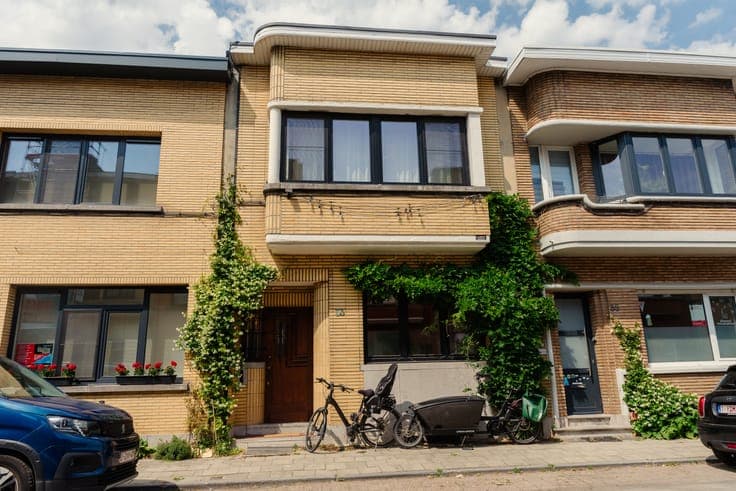 Ready-to-move-in family home with garden