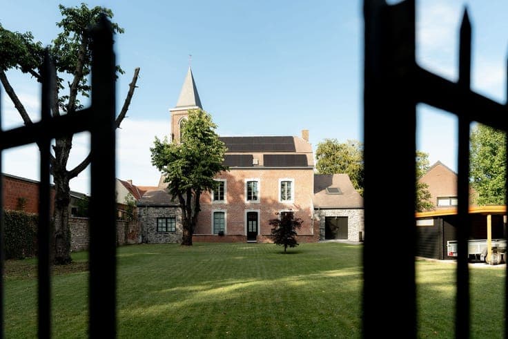 Exceptional home in the heart of the village of Othée