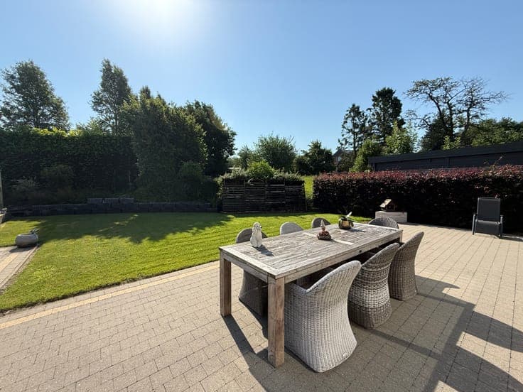 Move-in ready 3 bed home, 2 garages, sunny garden Ninove