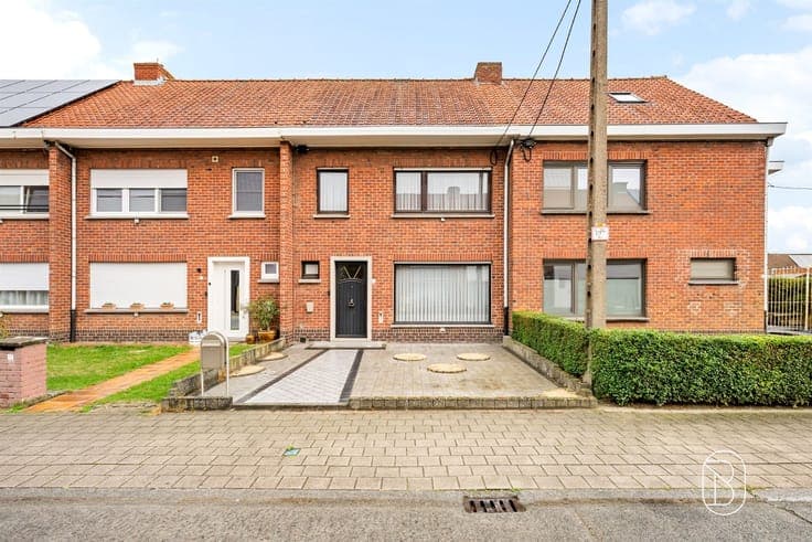 A home in need of some updating, with a spacious garage, 3 b