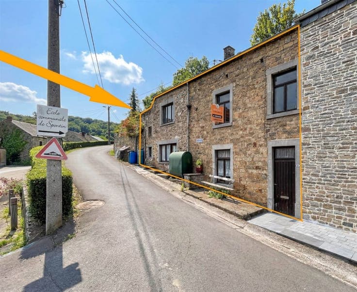 A proximité de toutes les commodités: belle maison en pierre