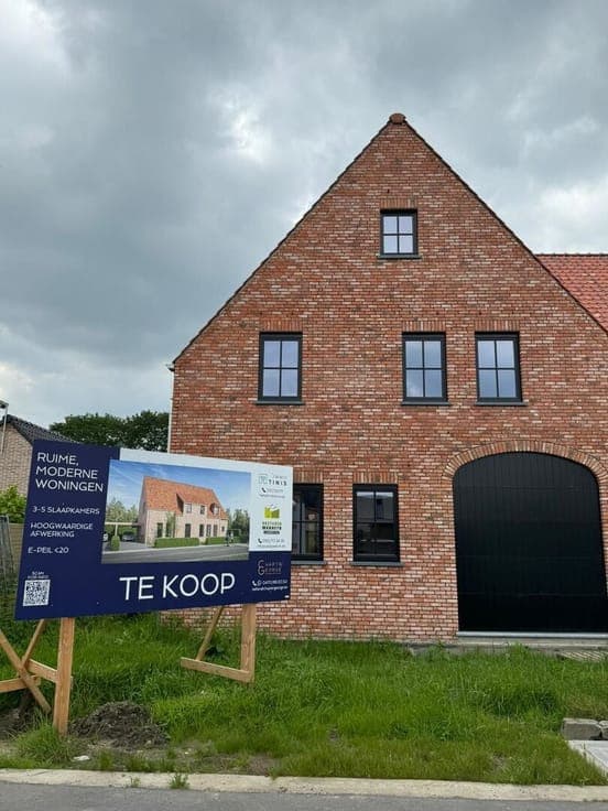 Spacious house with 3 bedrooms and versatile attic