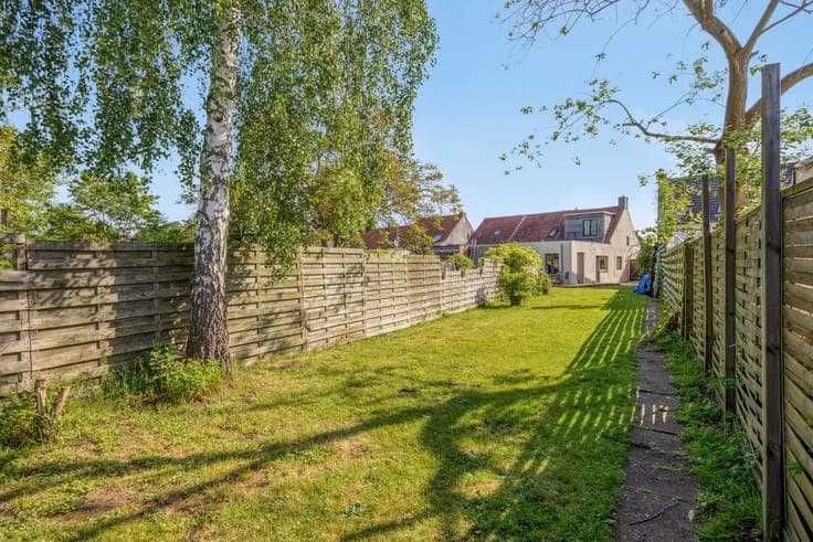 Charmante half open bebouwing met zuid-west tuin