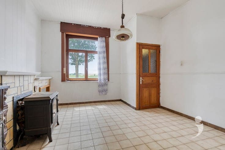 Ruime te renoveren woning met vergezicht