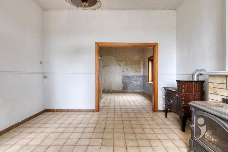 Ruime te renoveren woning met vergezicht