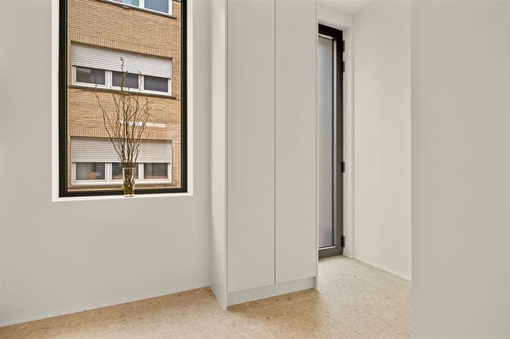 Attractive, energy-efficient home with 3 bedrooms and a city
