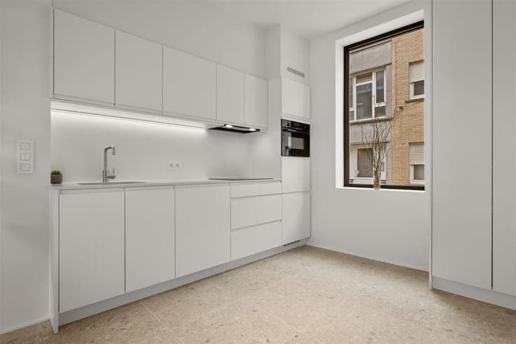 Attractive, energy-efficient home with 3 bedrooms and a city