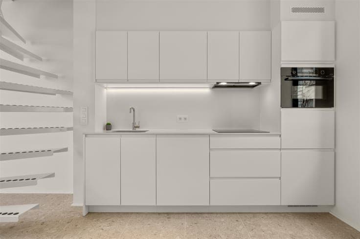 Attractive, energy-efficient home with 3 bedrooms and a city