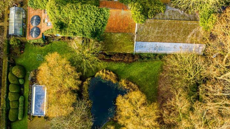 Rural shell home with barn for sale on a 1.15 ha estate