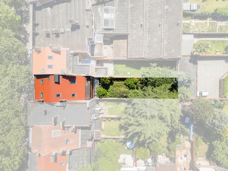 Two-family house with garden and garage in Ganshoren