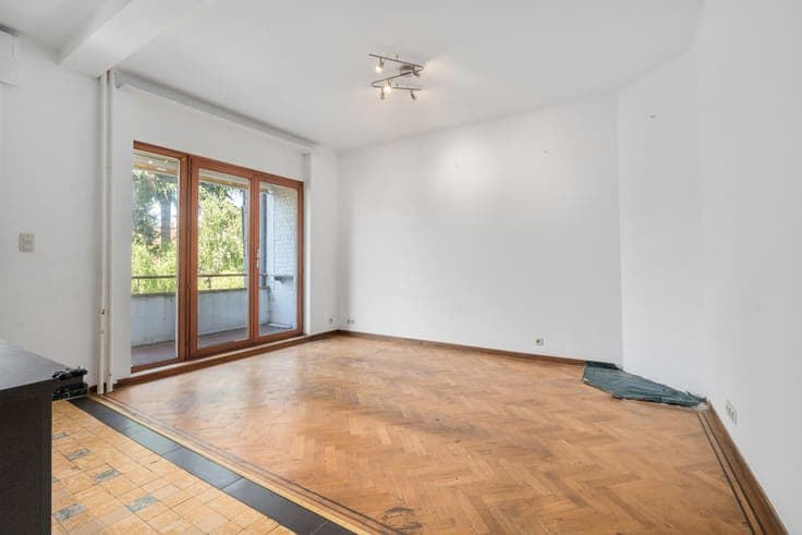 Two-family house with garden and garage in Ganshoren