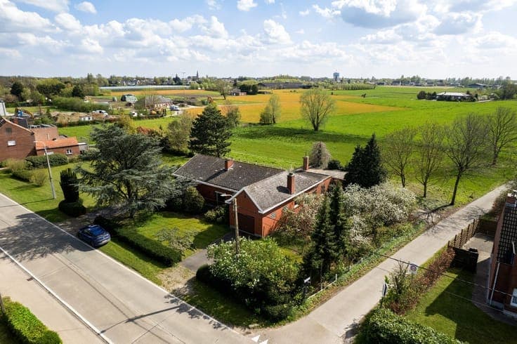 Landelijke woning met 3 slpkrs en tuin op perceel van 199...