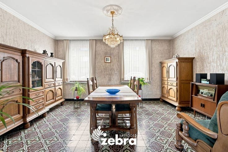 Te renoveren woning met 3 slaapkamers, ruime zolder en tu...