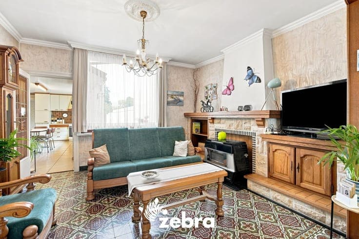 Te renoveren woning met 3 slaapkamers, ruime zolder en tu...