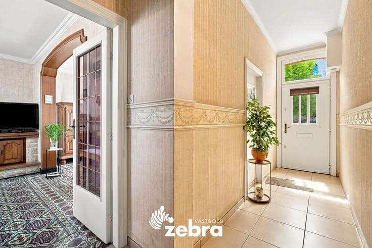 Te renoveren woning met 3 slaapkamers, ruime zolder en tu...